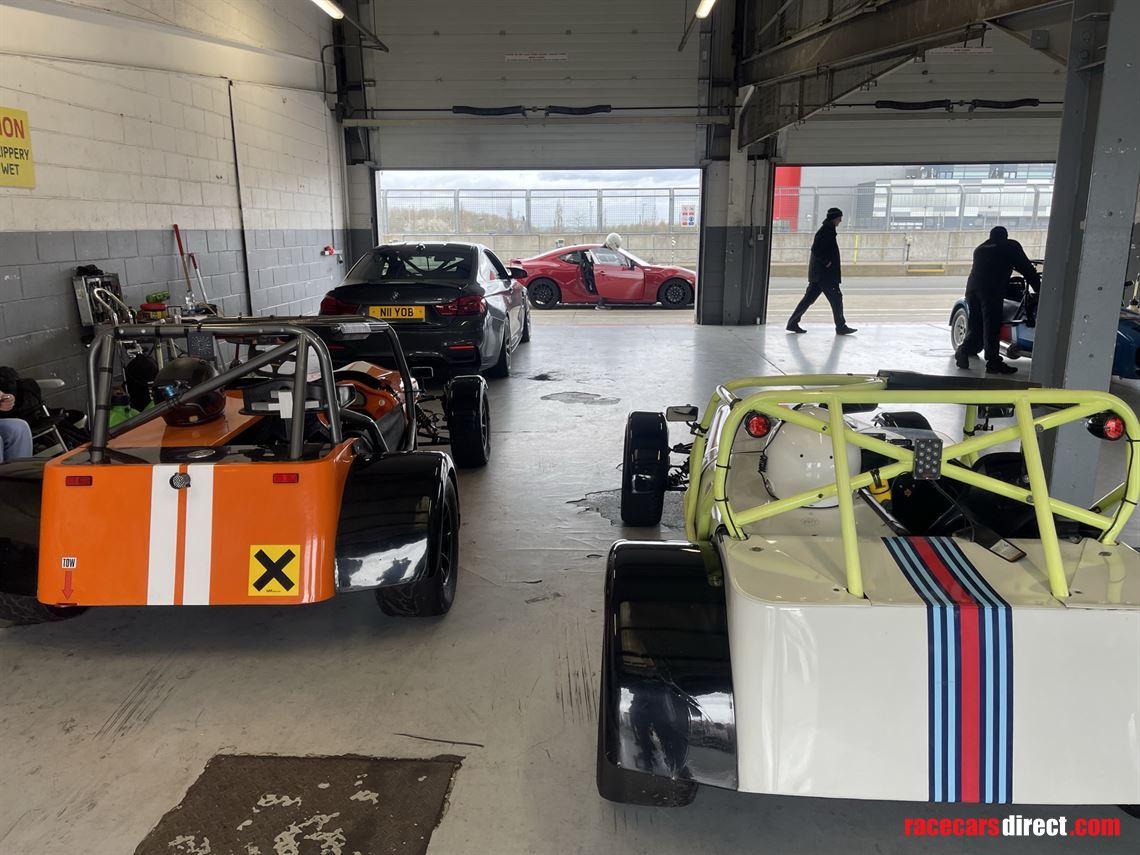 lightweight-tiger-r6-race-car