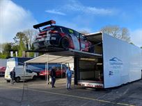 race-trailer-with-large-awning