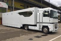 race-trailer-with-load-in-space-for-4-cars