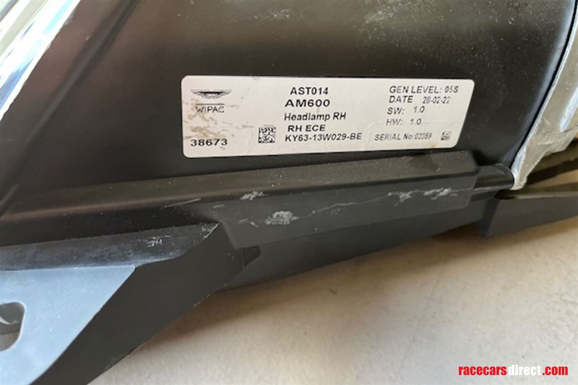 new-aston-martin-gt4-rh-headlight