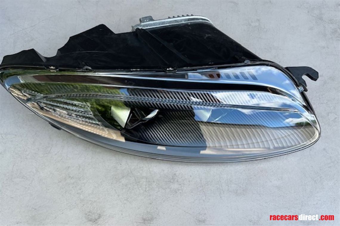 new-aston-martin-gt4-rh-headlight