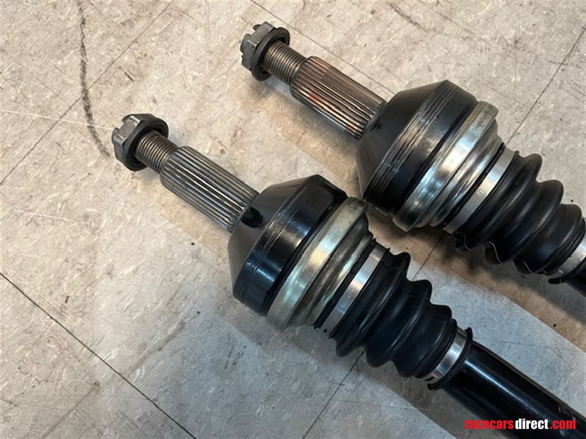 aston-martin-gt4-driveshafts
