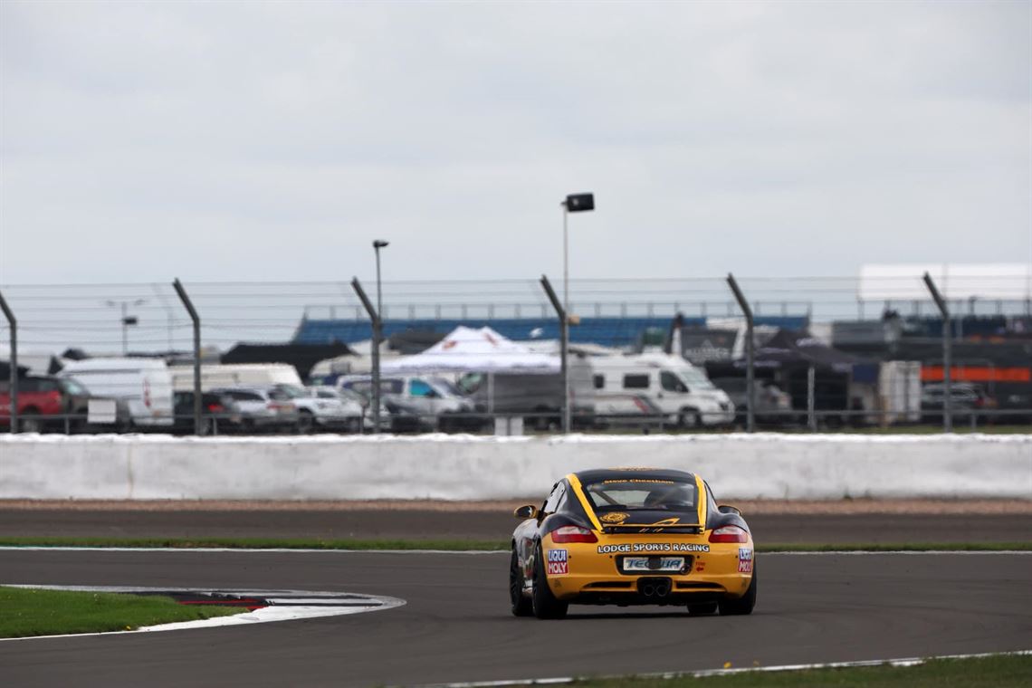 porsche-cayman-987-s-race-car