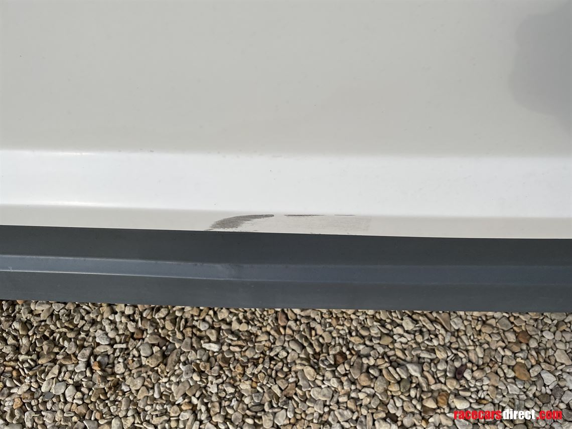 brian-james-rs3-330-1021-race-shuttle