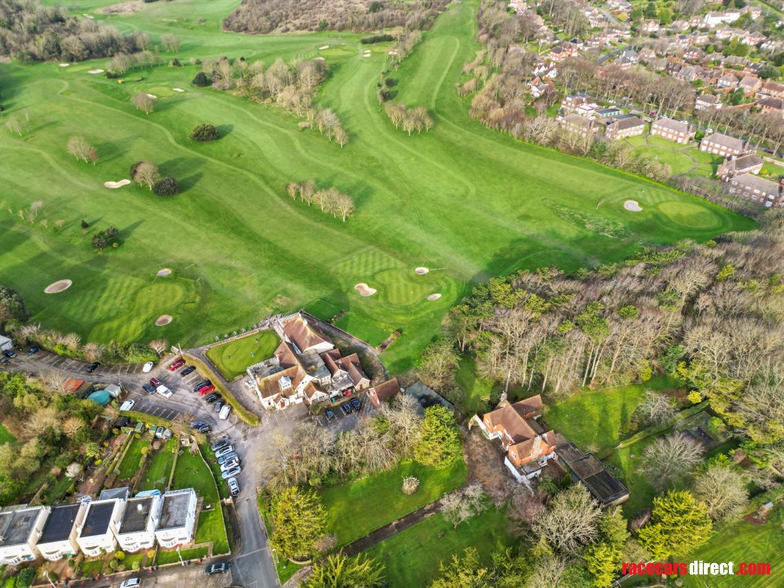 five-bed-house-with-10-car-garaging