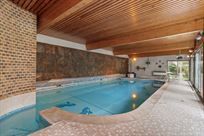 five-bed-house-with-10-car-garaging