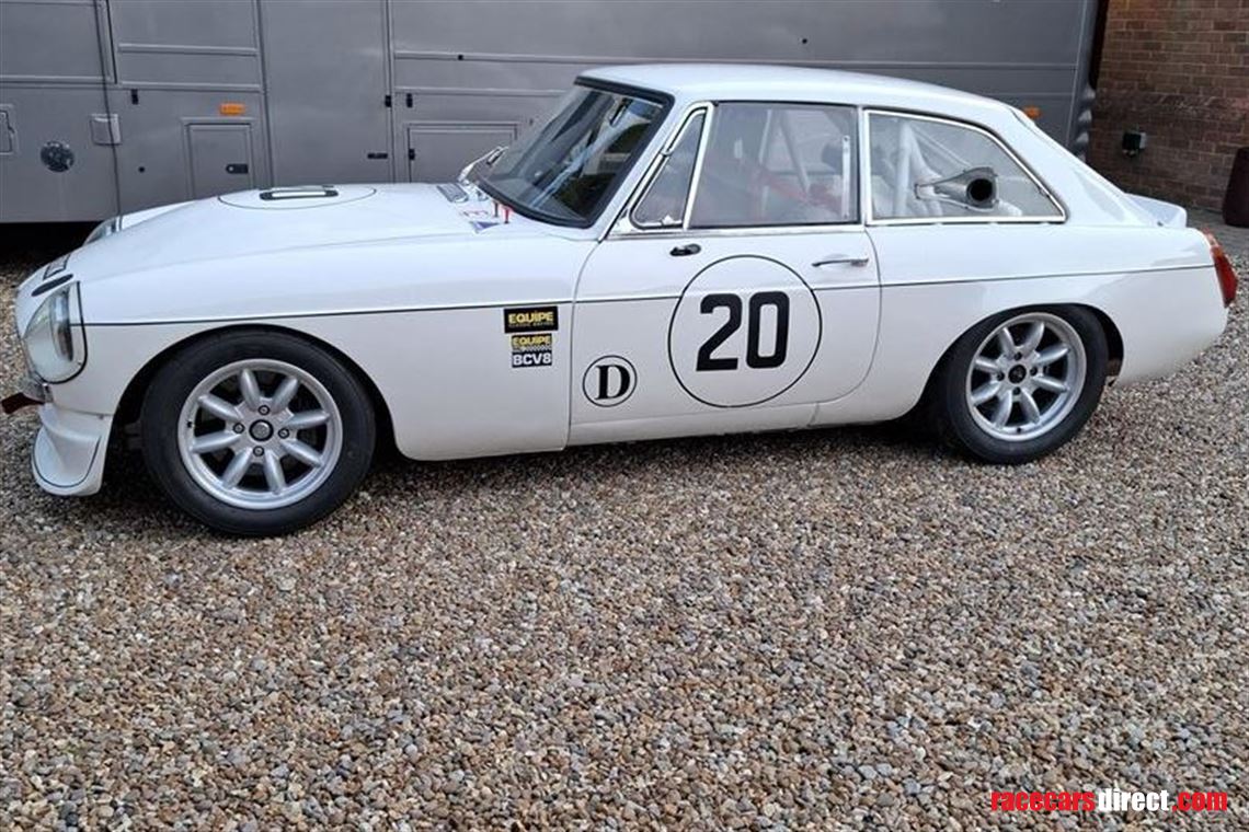 mgb-gt-1972-v8-race-car---400bhp-945kgs