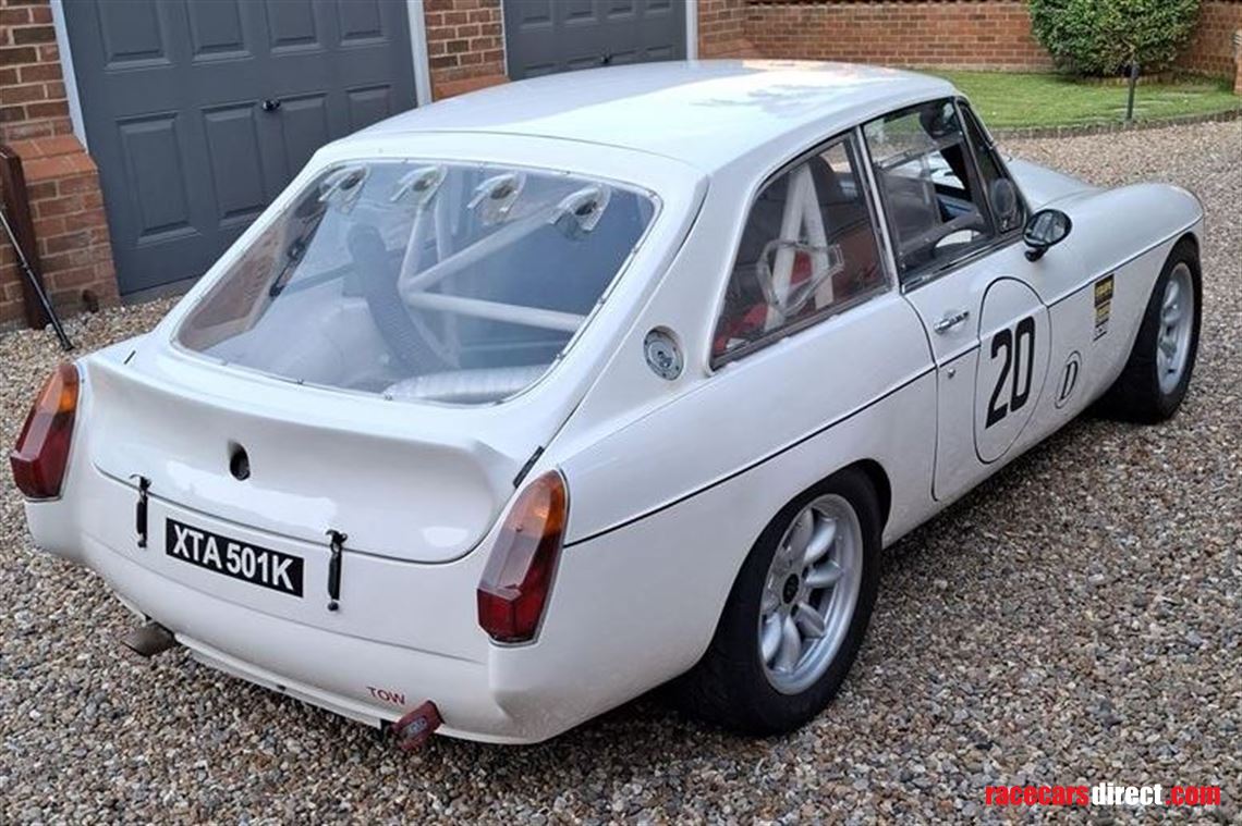 mgb-gt-1972-v8-race-car---400bhp-945kgs
