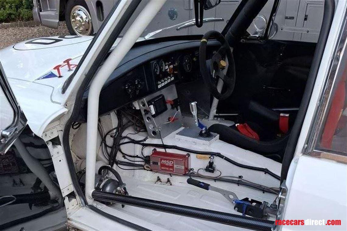 mgb-gt-1972-v8-race-car---400bhp-945kgs