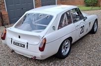 mgb-gt-1972-v8-race-car---400bhp-945kgs