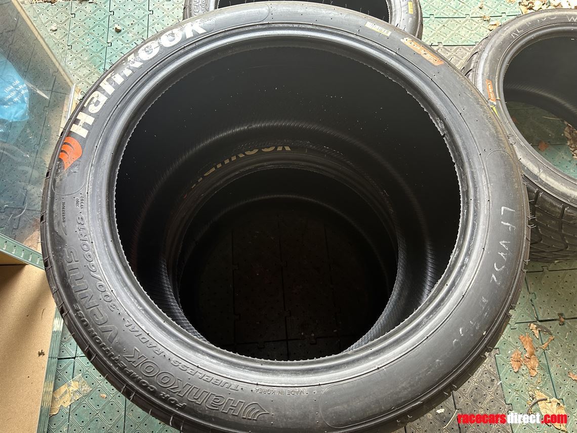 1-set-hankook-gt3-race-wet-tyres-300-660-18