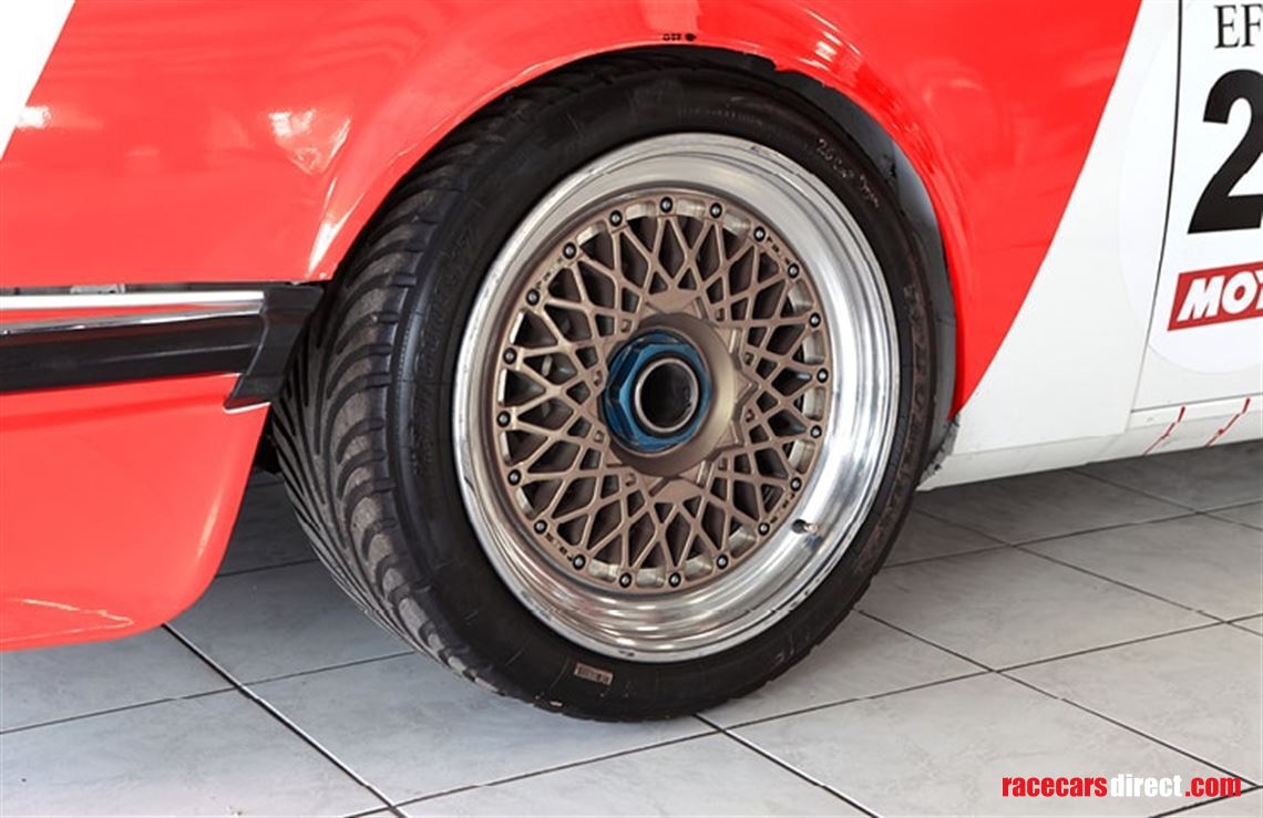 bmw-e24-635-group-a-race-car-marlboro