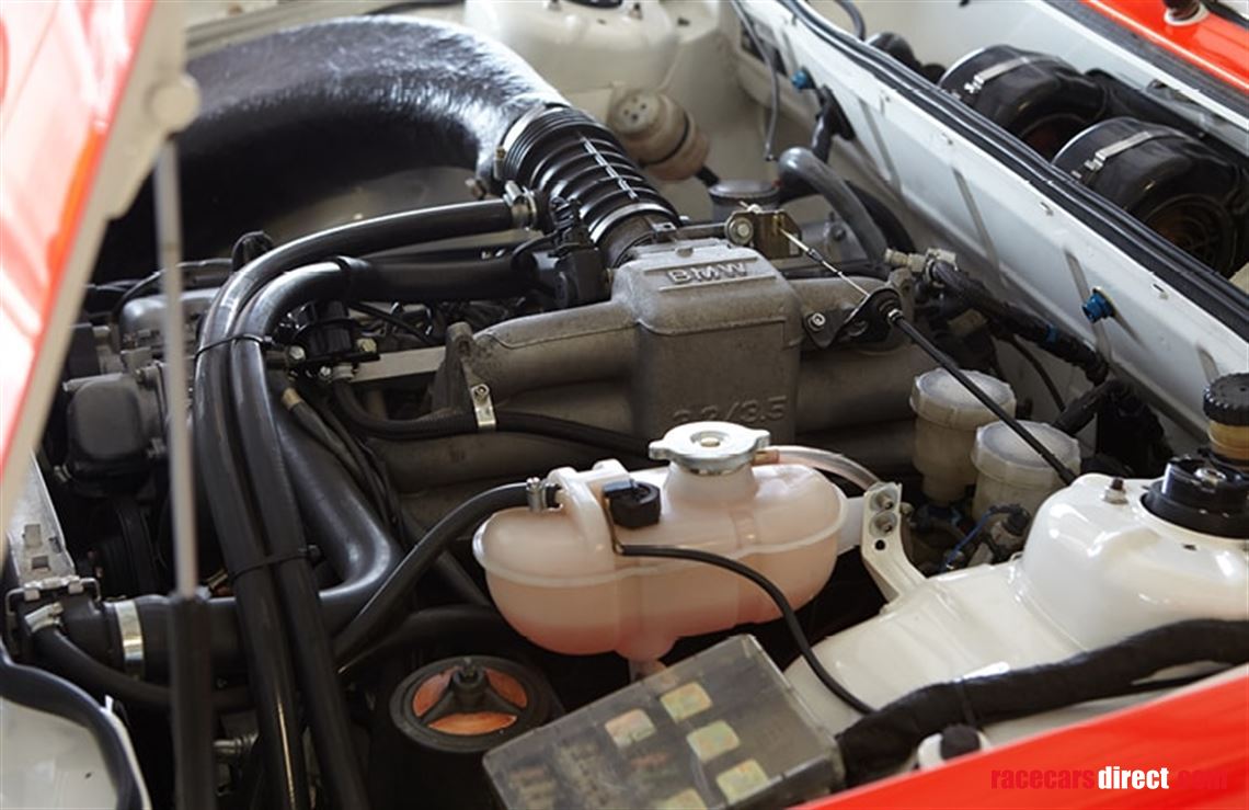 bmw-e24-635-group-a-race-car-marlboro