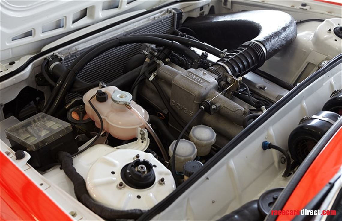 bmw-e24-635-group-a-race-car-marlboro