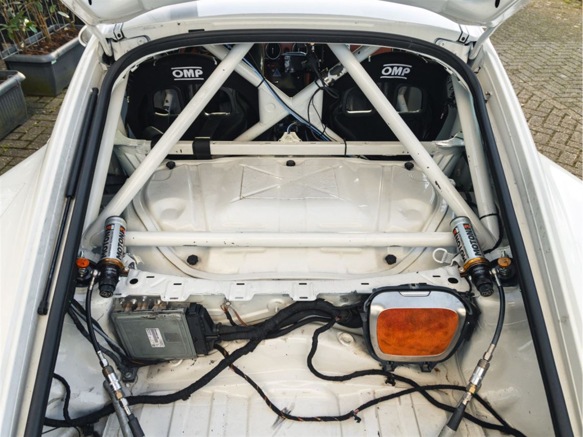 porsche-cayman-s-cup-pdk-racecar