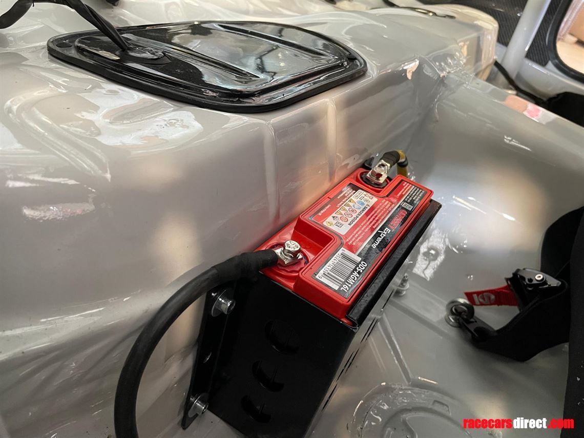 bmw-e30-m3-trackrace-car-reduced