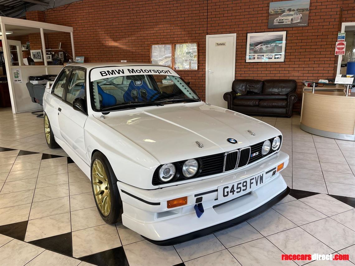 bmw-e30-m3-trackrace-car-reduced