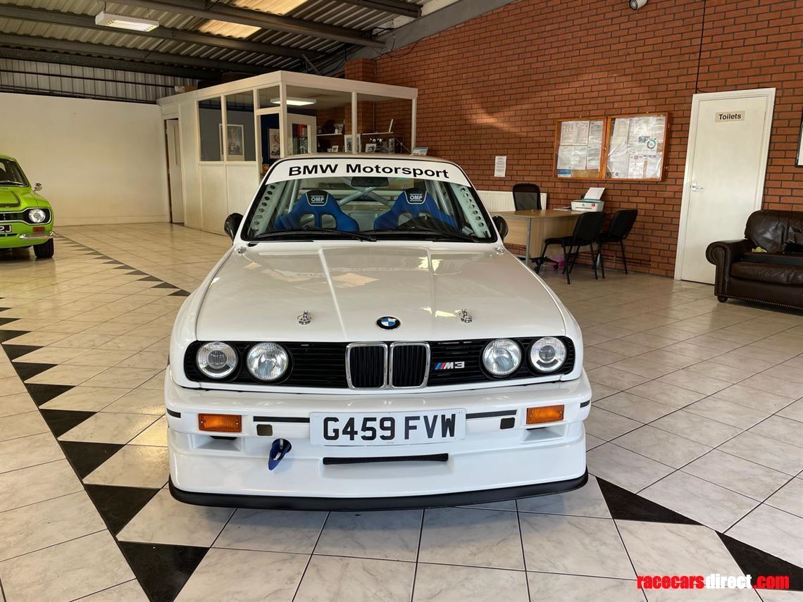 bmw-e30-m3-trackrace-car-reduced
