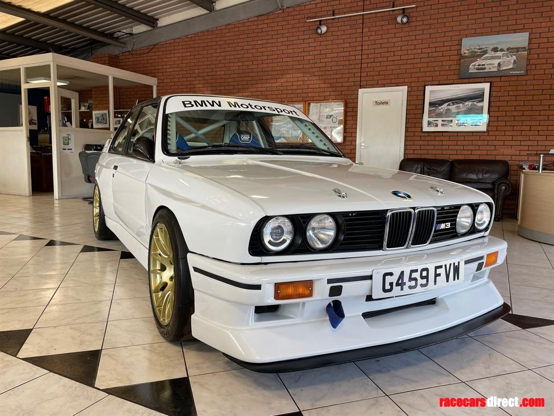 bmw-e30-m3-trackrace-car-reduced