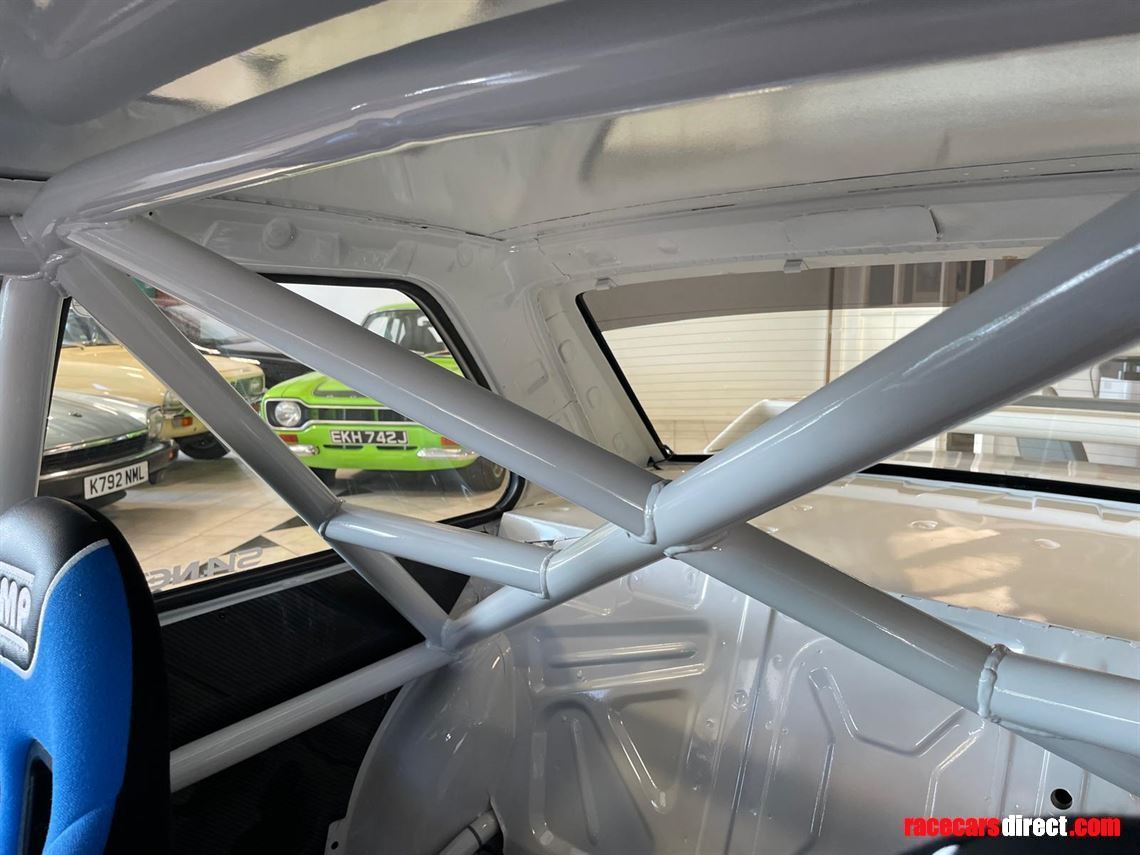 bmw-e30-m3-trackrace-car-reduced