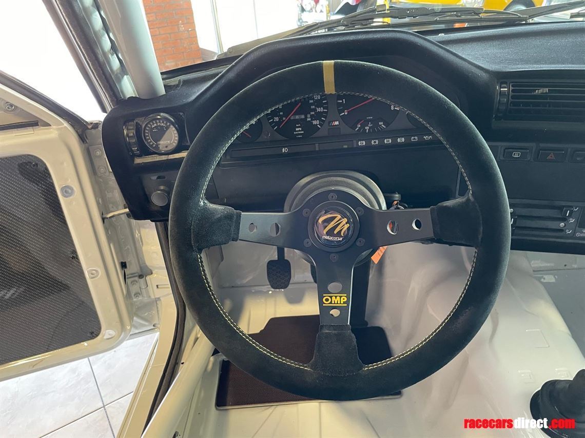 bmw-e30-m3-trackrace-car-reduced