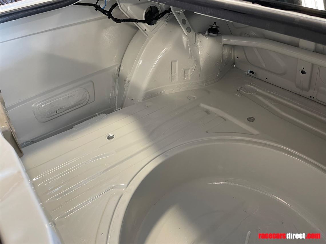 bmw-e30-m3-trackrace-car-reduced