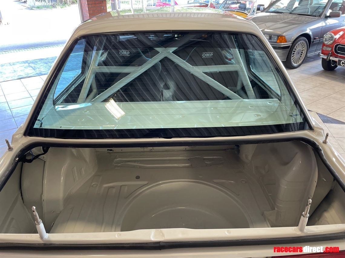 bmw-e30-m3-trackrace-car-reduced