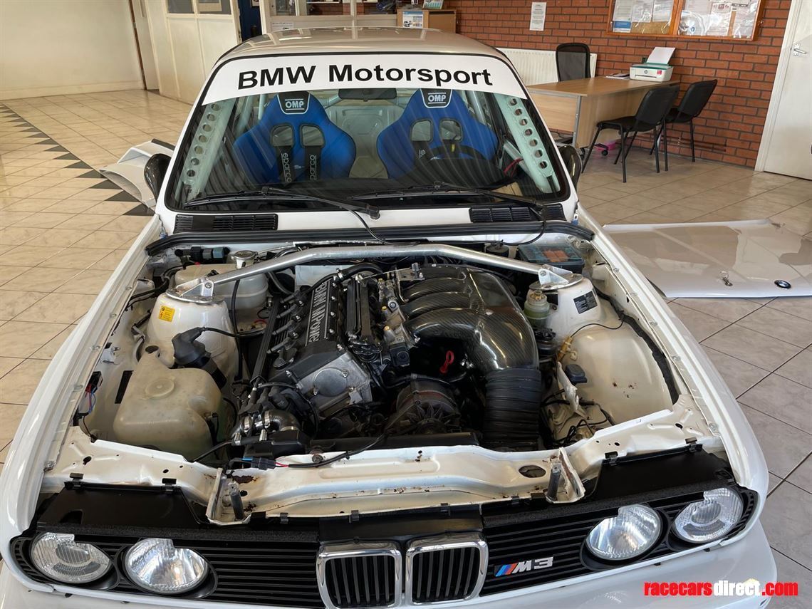 bmw-e30-m3-trackrace-car-reduced
