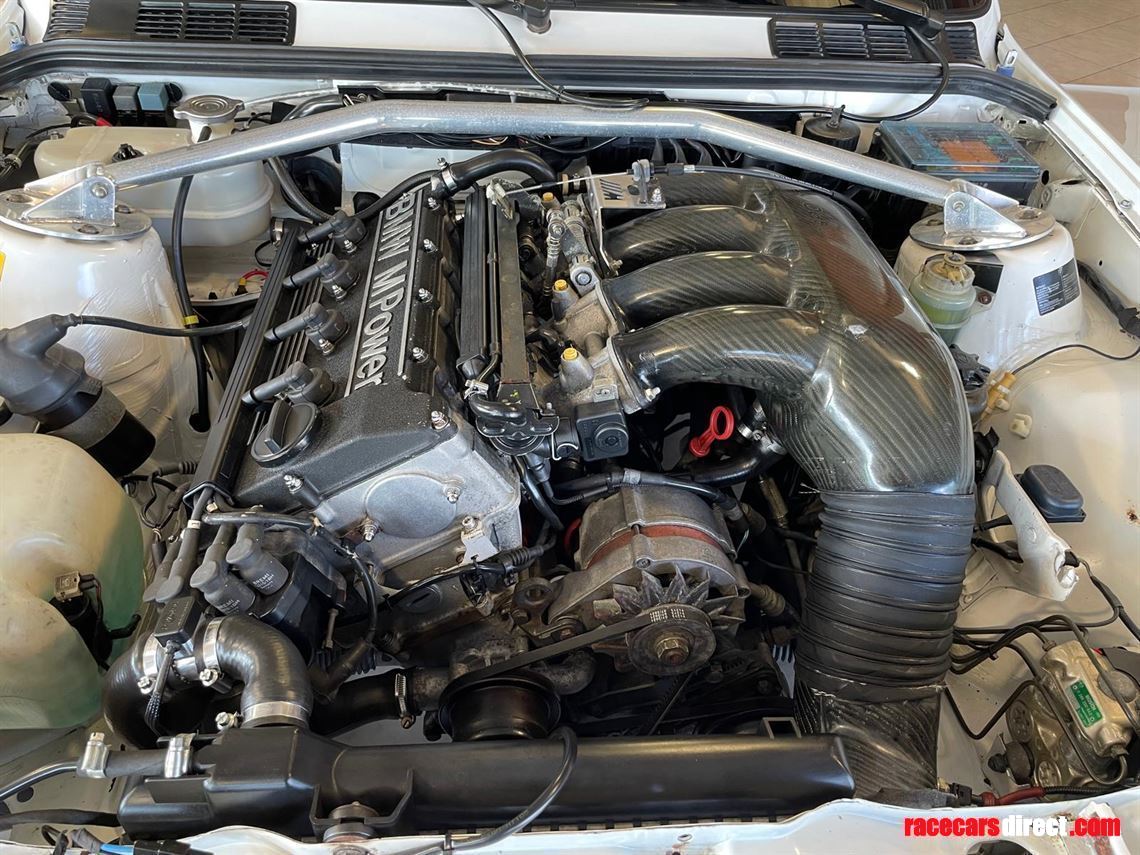 bmw-e30-m3-trackrace-car-reduced