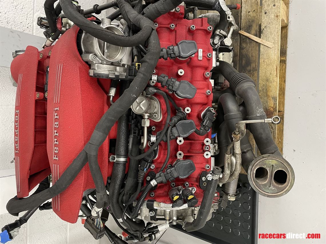ferrari-488-challenge-engine