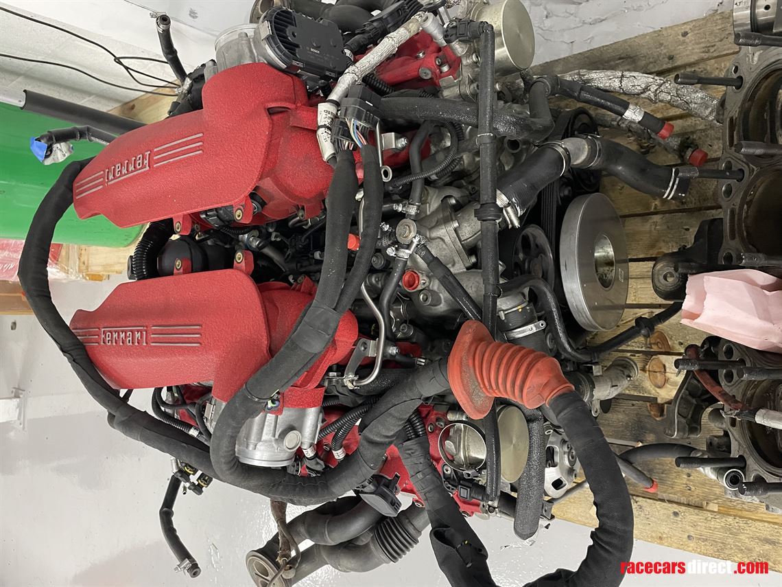 ferrari-488-challenge-engine