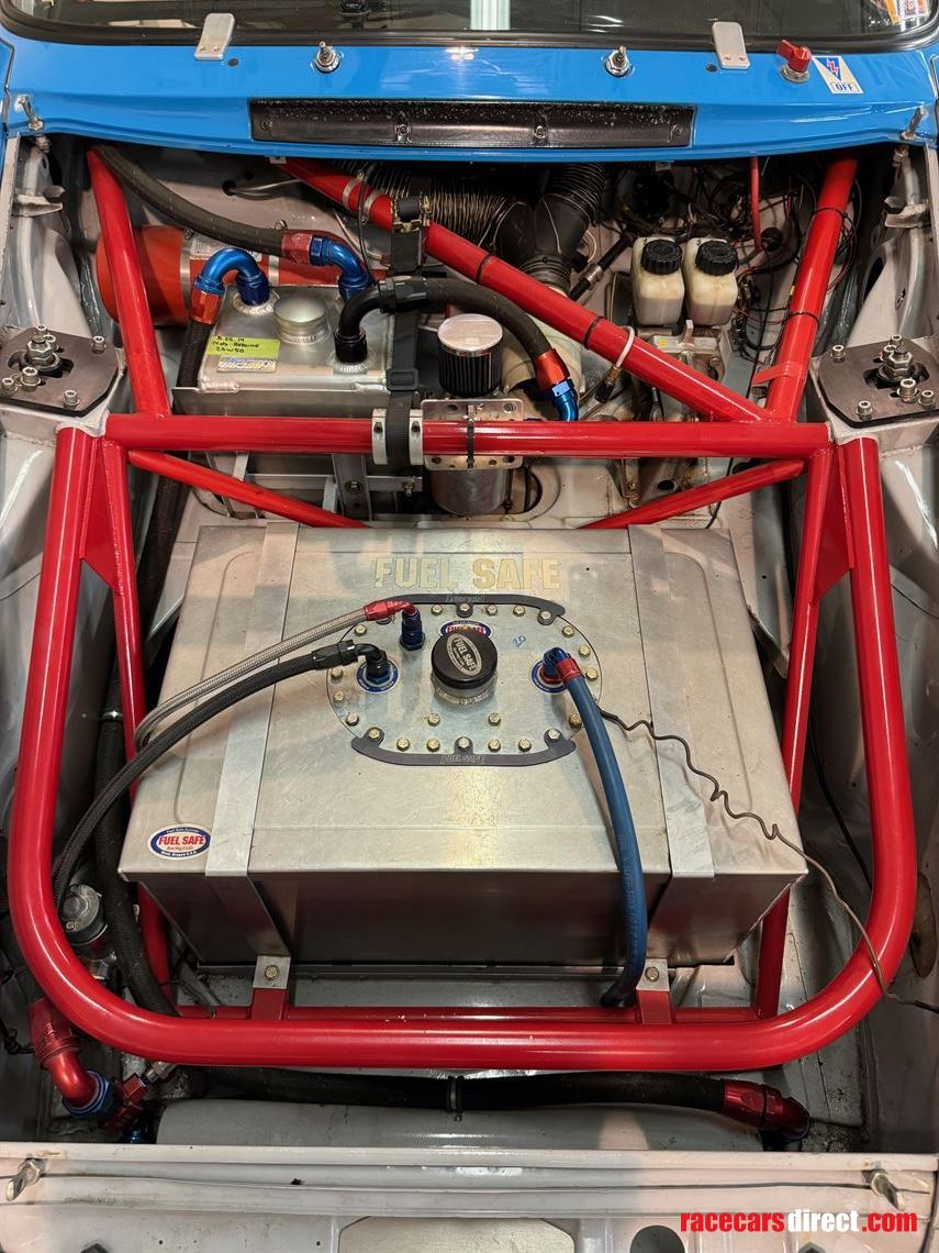 1973-porsche-rsr-replica-roller-with-parts-in