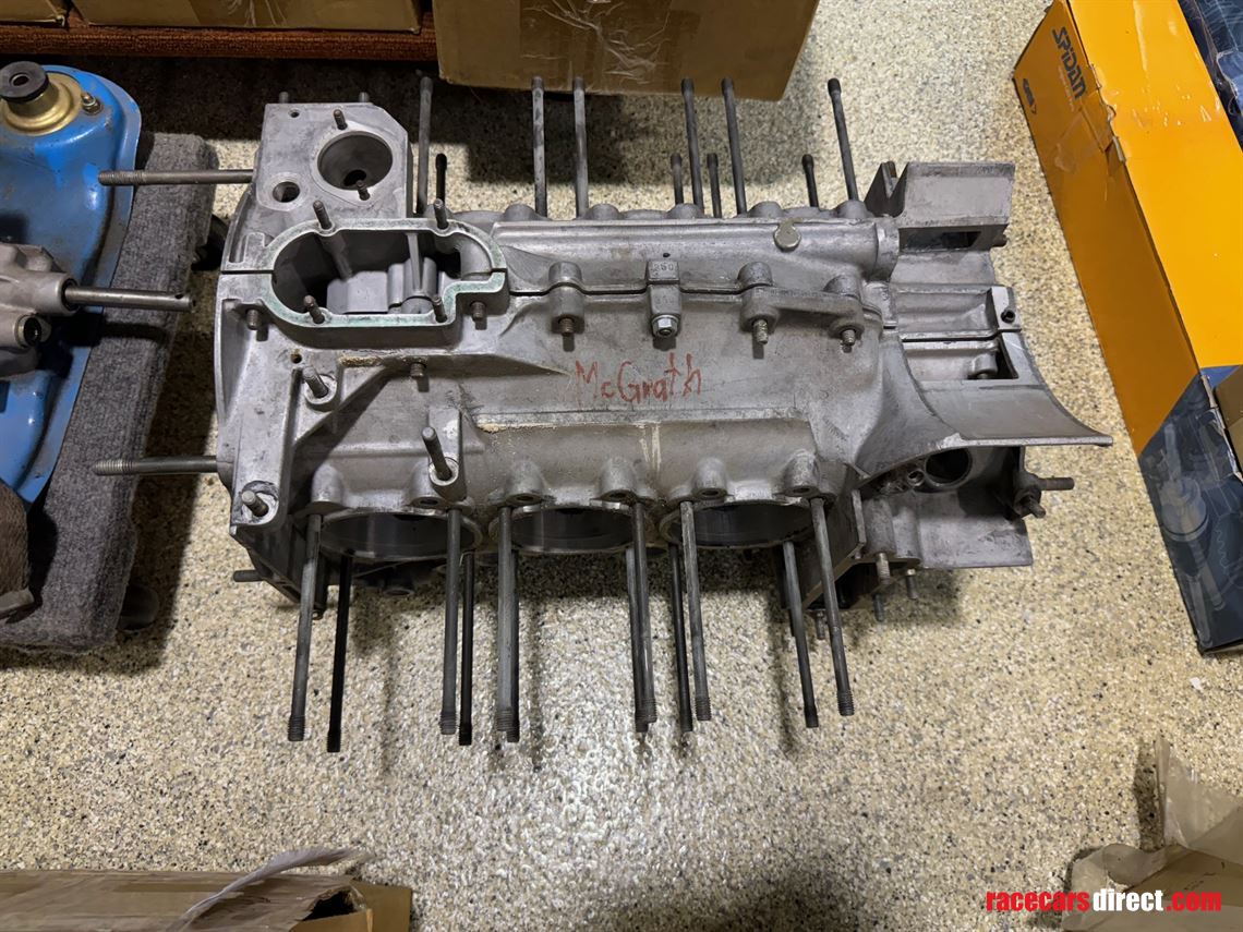 1973-porsche-rsr-replica-roller-with-parts-in