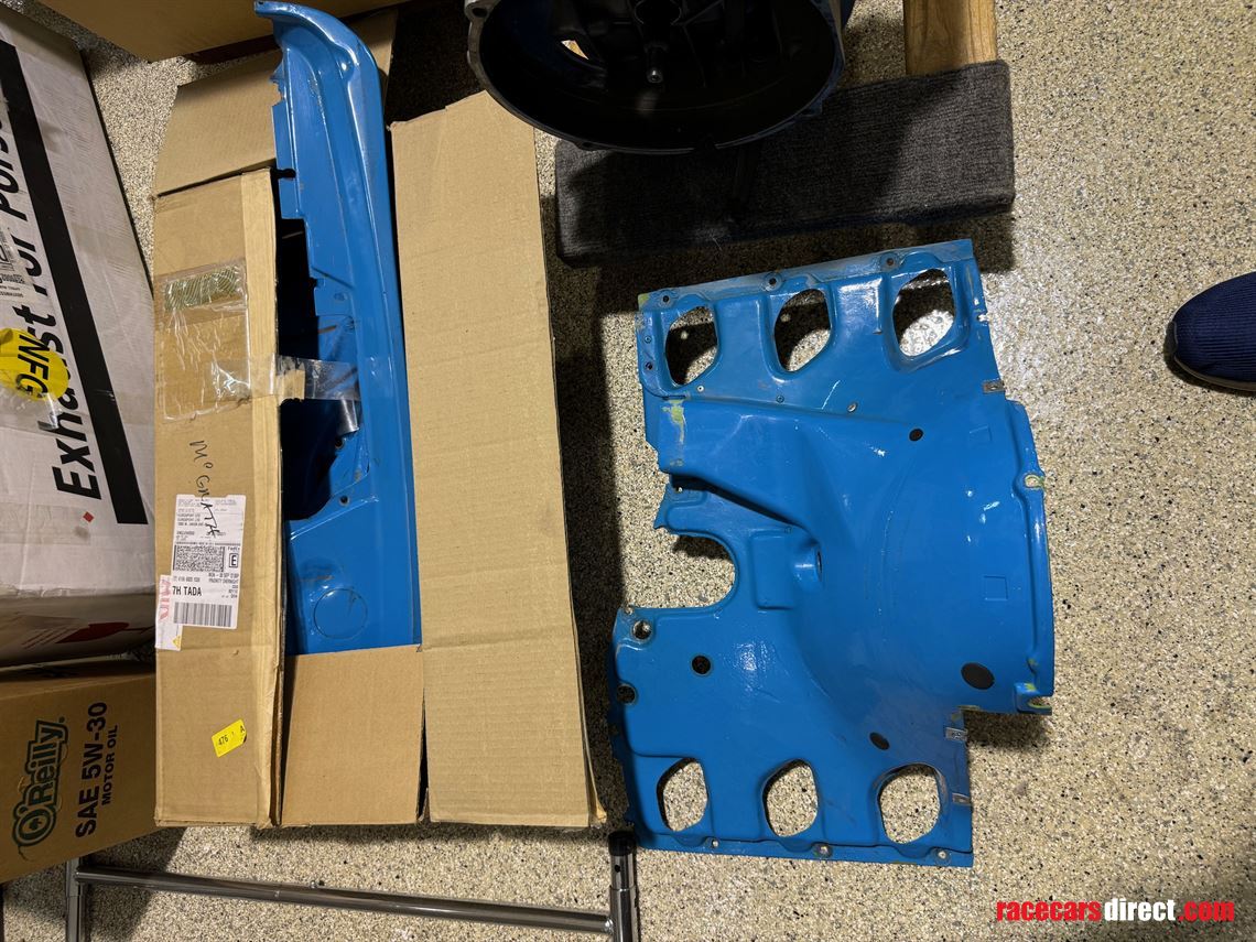 1973-porsche-rsr-replica-roller-with-parts-in