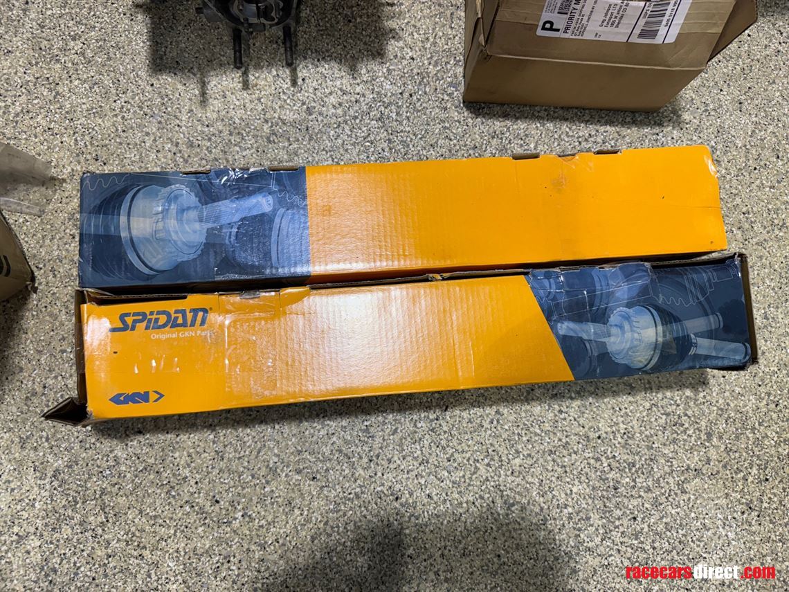 1973-porsche-rsr-replica-roller-with-parts-in