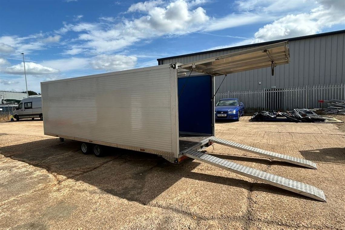 agados-car-trailer-enclosed-transporter