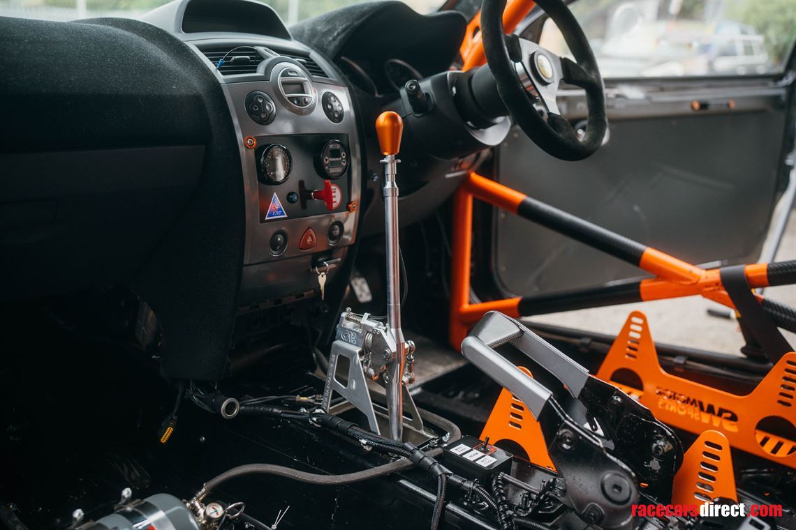 road-legal-track-ready-megane-r26-fia-spec