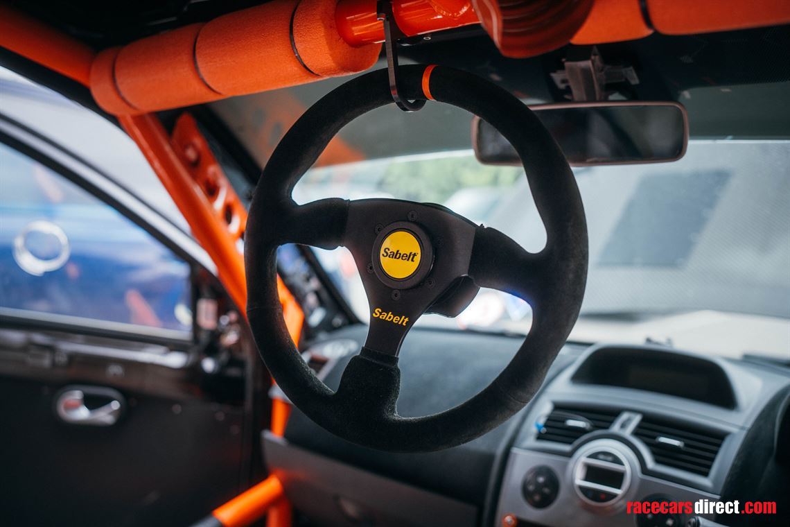road-legal-track-ready-megane-r26-fia-spec