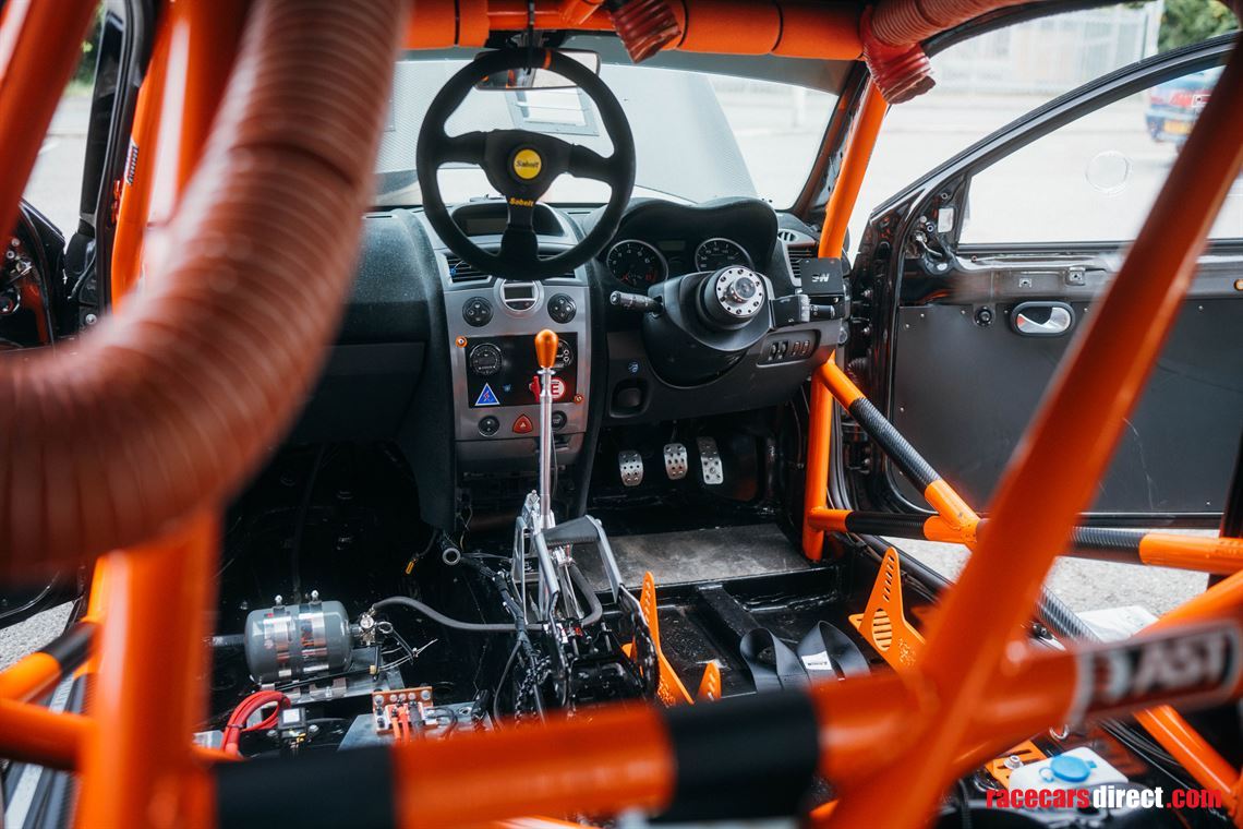 road-legal-track-ready-megane-r26-fia-spec