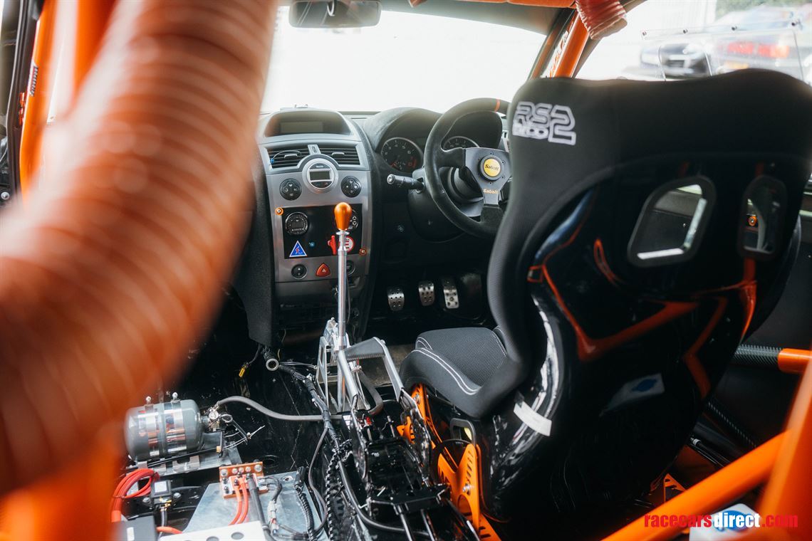 road-legal-track-ready-megane-r26-fia-spec