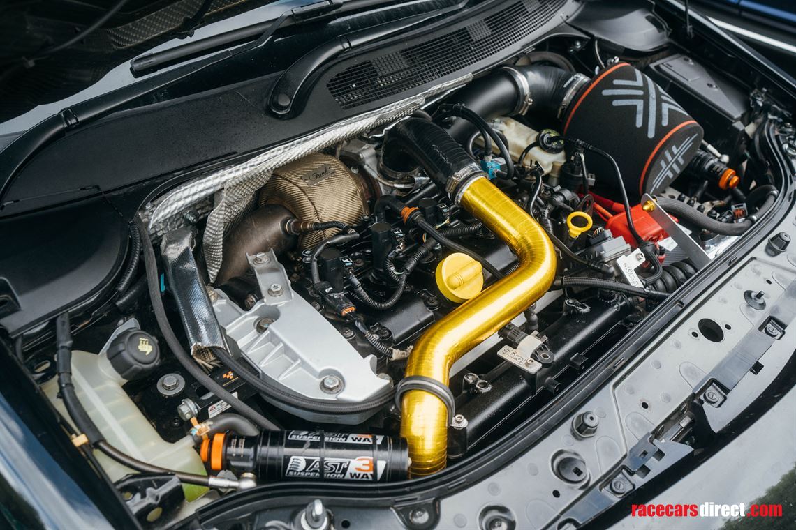 road-legal-track-ready-megane-r26-fia-spec
