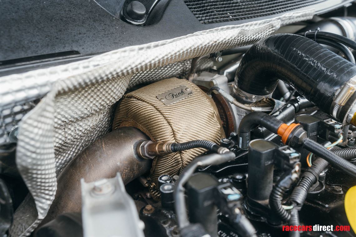 road-legal-track-ready-megane-r26-fia-spec