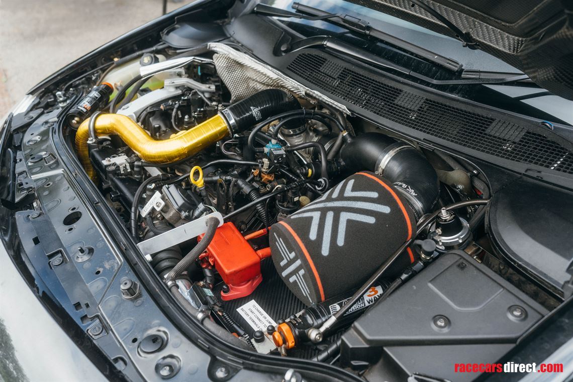 road-legal-track-ready-megane-r26-fia-spec