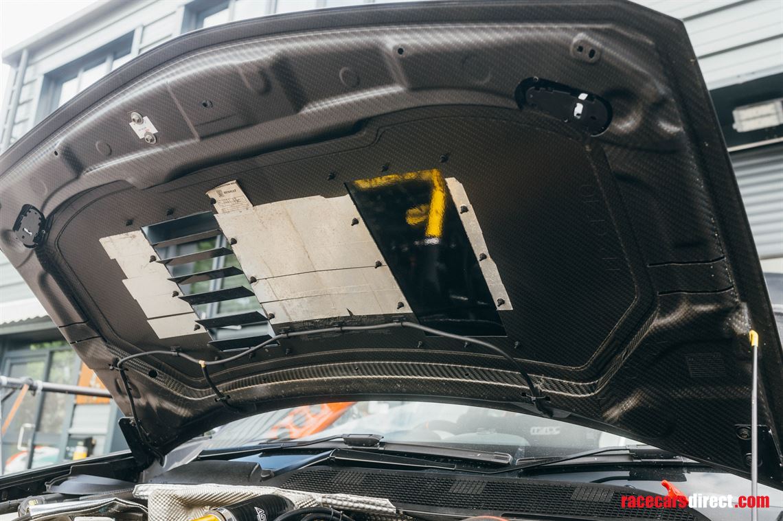 road-legal-track-ready-megane-r26-fia-spec