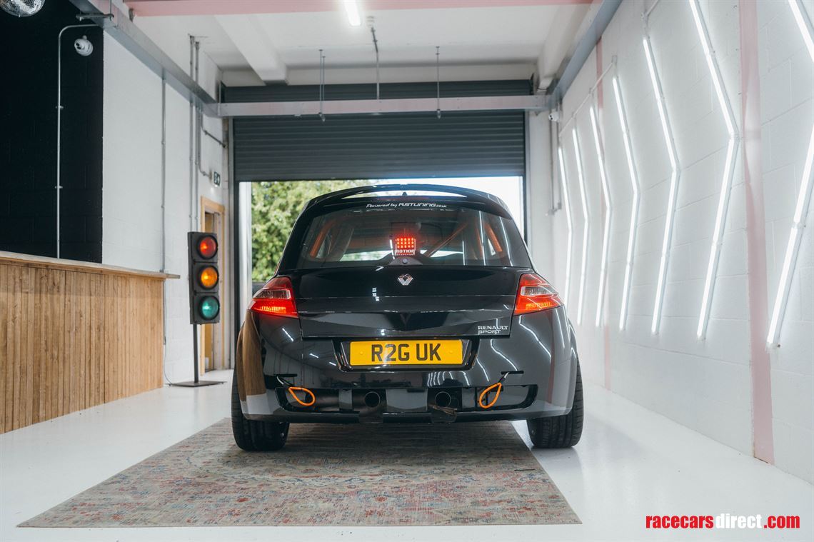 road-legal-track-ready-megane-r26-fia-spec