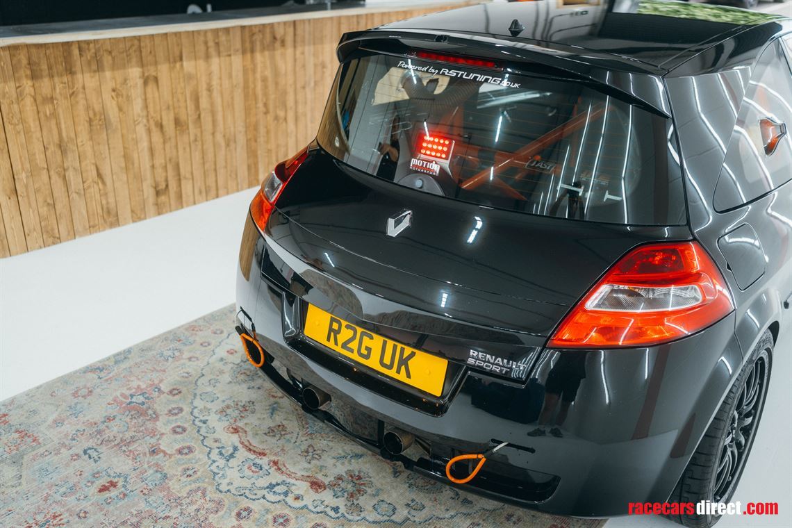 road-legal-track-ready-megane-r26-fia-spec