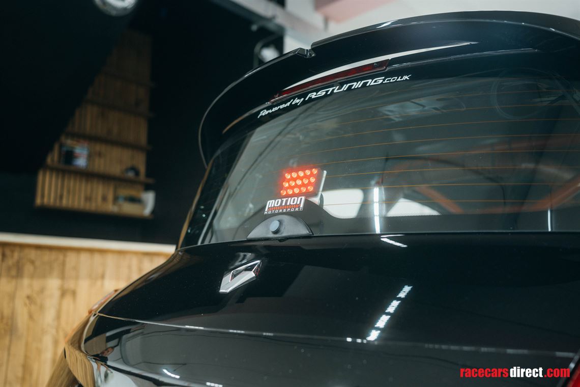 road-legal-track-ready-megane-r26-fia-spec