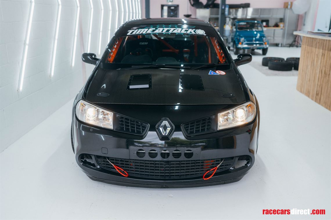 road-legal-track-ready-megane-r26-fia-spec