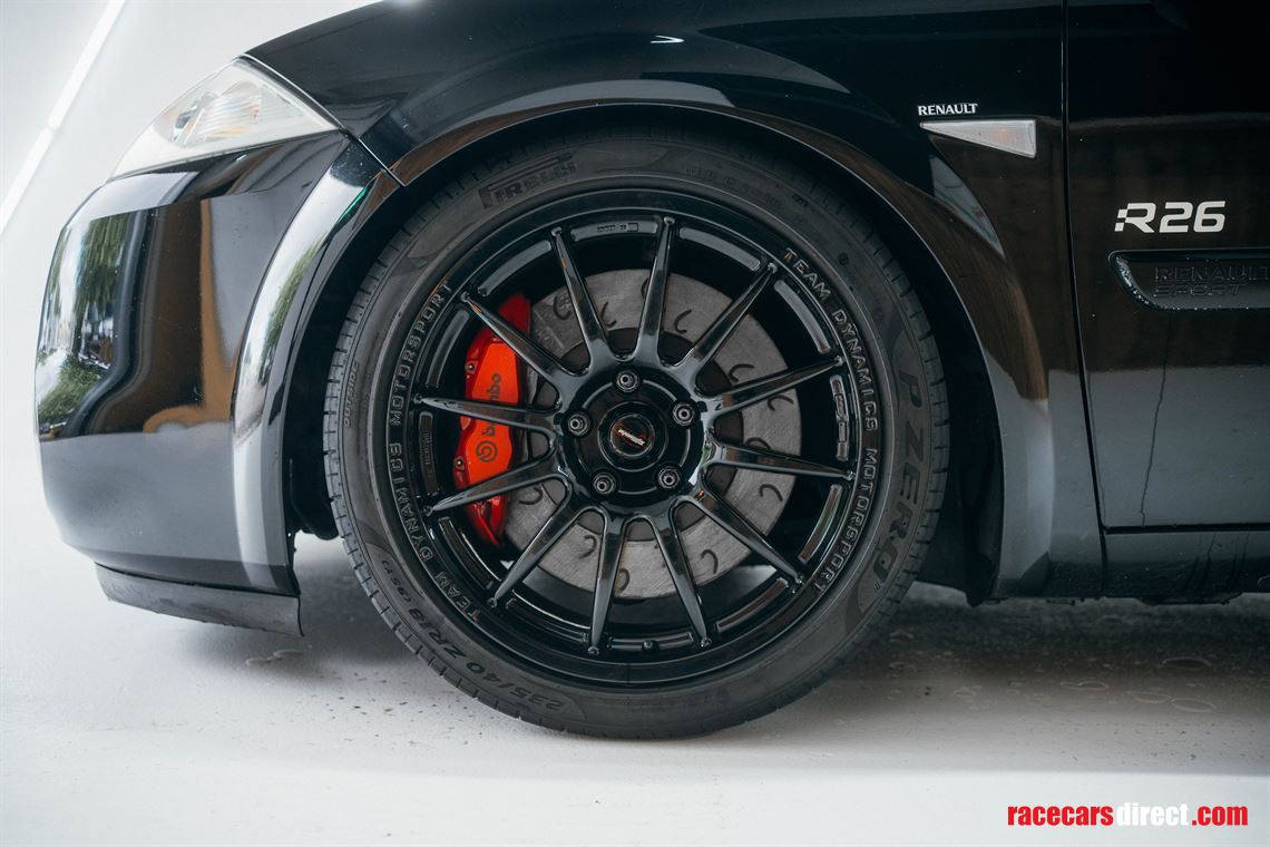 road-legal-track-ready-megane-r26-fia-spec