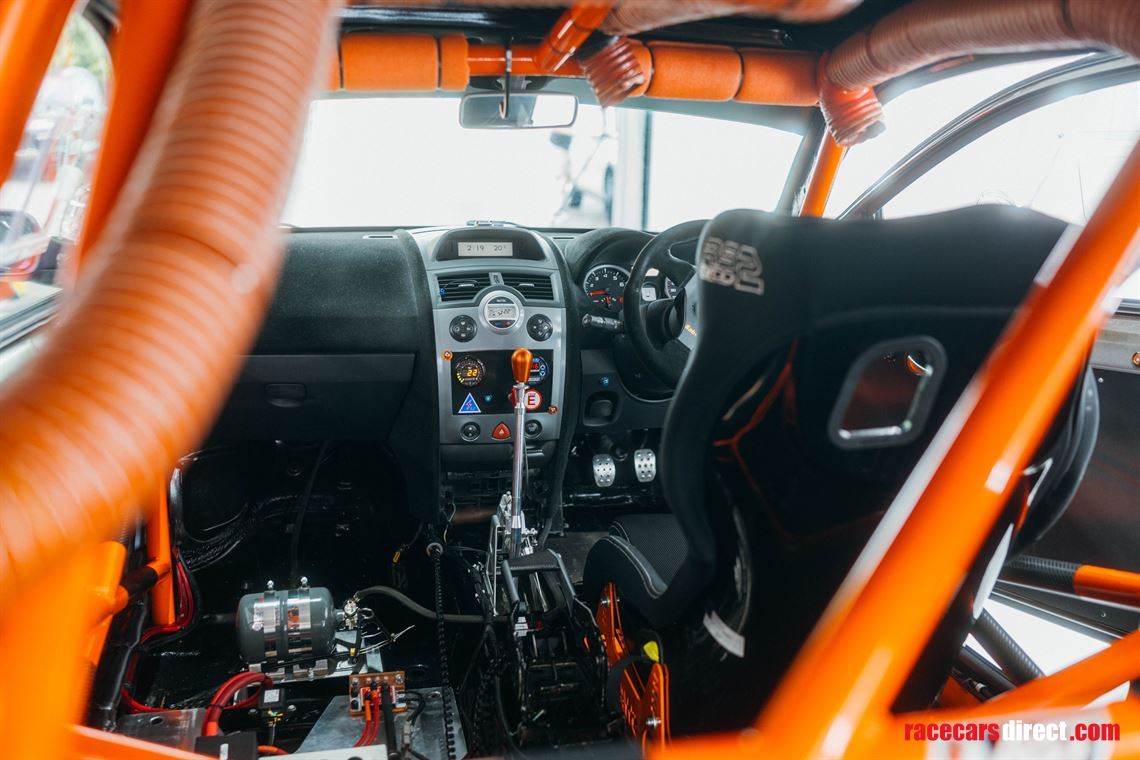 road-legal-track-ready-megane-r26-fia-spec